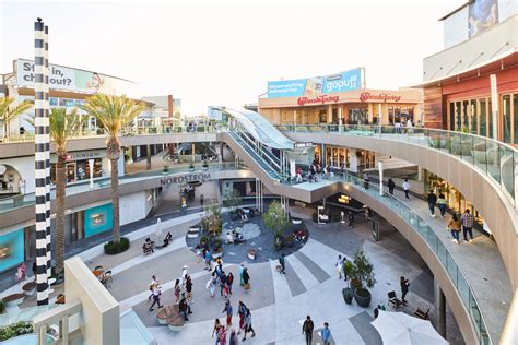 Santa monica place - Santa Monica Place is located steps away from the beach and the iconic Santa Monica Pier. The outdoor luxury shopping center is three levels of retail, dining and entertainment located at the south end of Santa Monica’s Third Street Promenade and is the epicenter of the trend-setting beach-chic lifestyle.